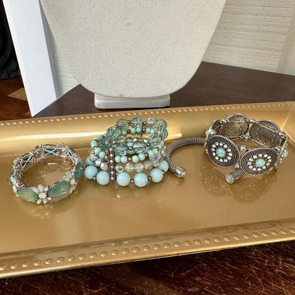 Set of 4 silvertone mint green bracelets - Picture 2 of 10